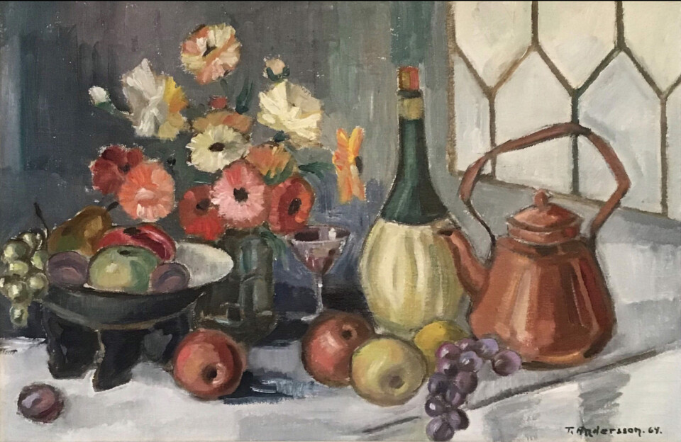 Stilleben från 1964 signerat Tor Andersson. Önningebymuseets samling.