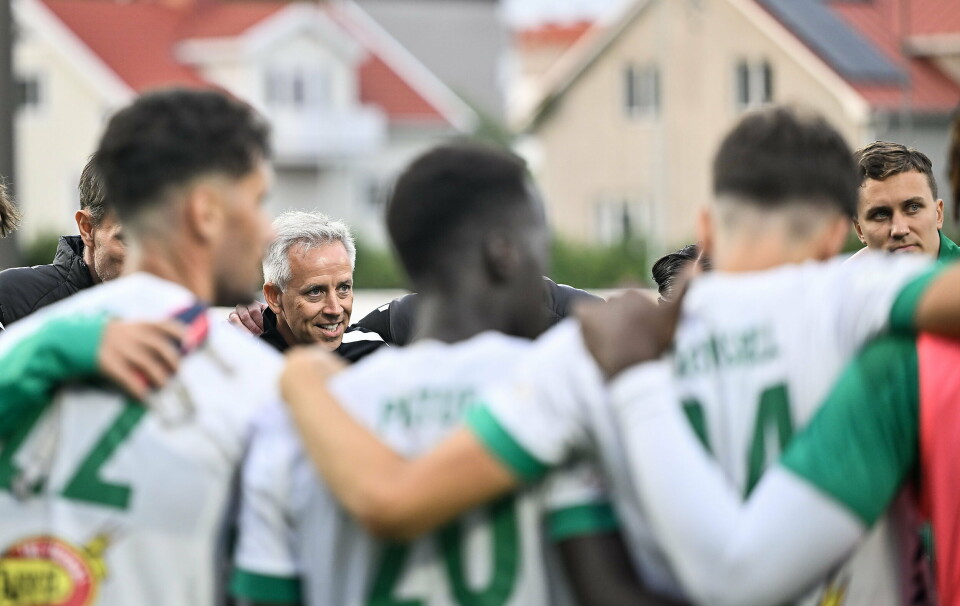 IFK börjar leta ny tränare då förhandlingarna drar ut på tiden