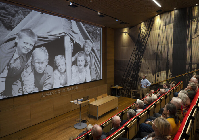 Digitalt bildarkiv invigt – 60.000 Ålandsbilder bevaras för framtiden