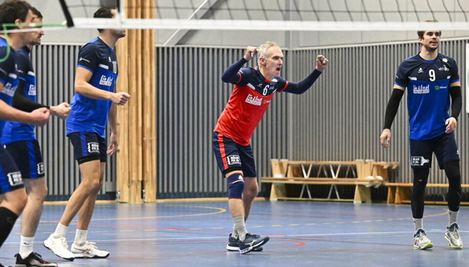 Erik Viktorsson och hans lagkamrater föll i tre raka set på hemmaplan.