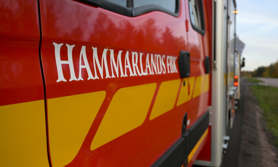 Två till sjukhus efter stugbrand