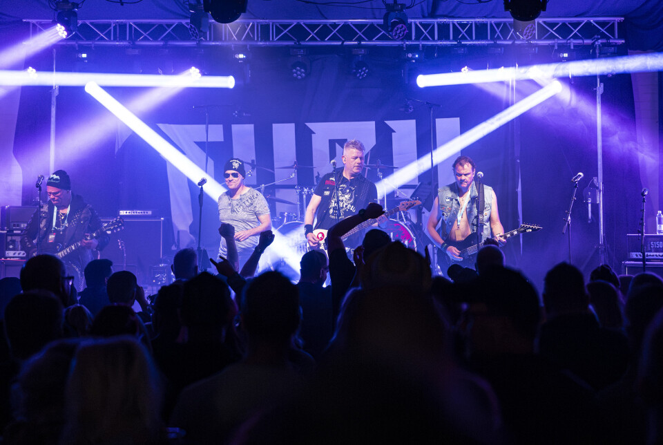 Fury blåser upp till rockstorm ombord