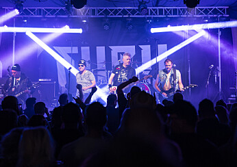 Fury blåser upp till rockstorm ombord