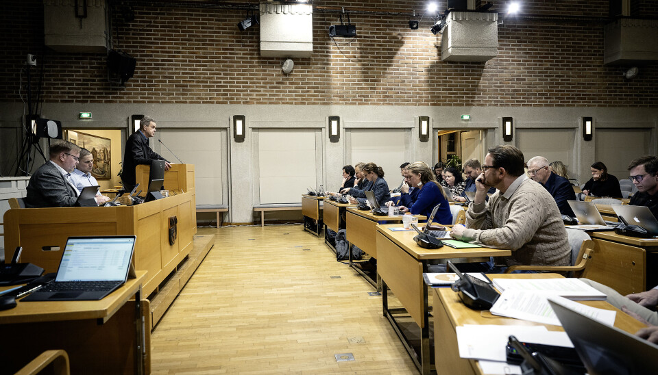 Stadsdirektör Arne Selander inledde budgetdebatten med att gå igenom stadens ekonomi.