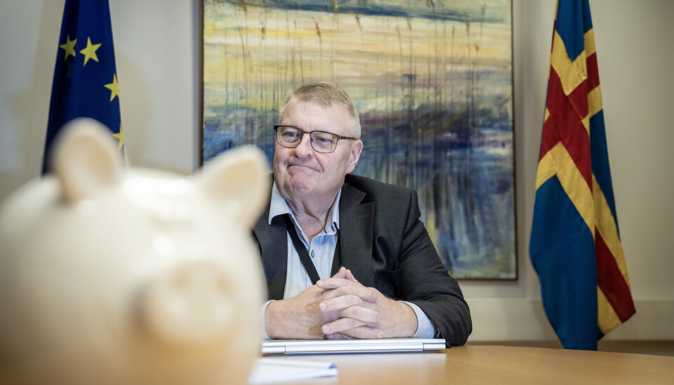 Finansminister Mats Perämaa (Lib) ser fortfarande problem med Ålands ekonomiska tillväxt.