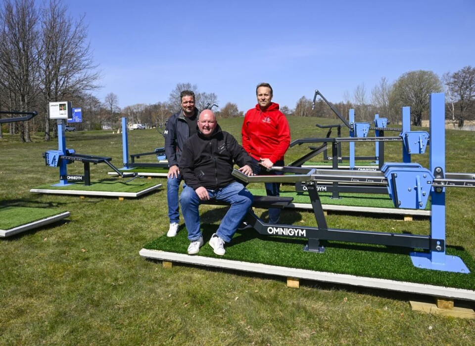 Mattias Andersson, Krille Mattsson och Kim Berglund vid gymmaskinerna som testas under sommaren.