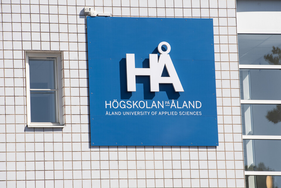 Tolv personer vill bli rektor för högskolan