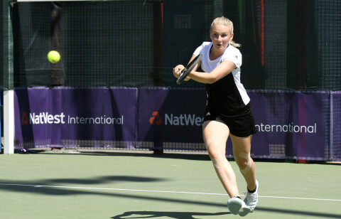 MLK-damer föll knappt i premiären