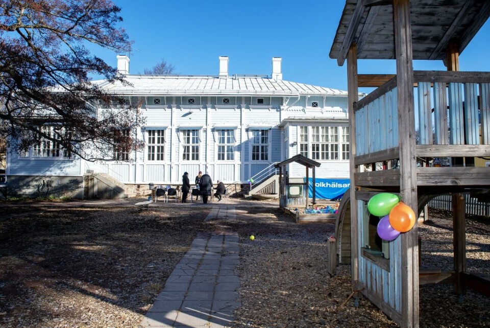 Folkhälsan och Mariehamns stad ordnar föräldrakafé utomhus i parken invid Rådhuset i Mariehamn. Folkhälsan och Mariehamns stad ordnar föräldrakafé utomhus i parken invid Rådhuset i Mariehamn.