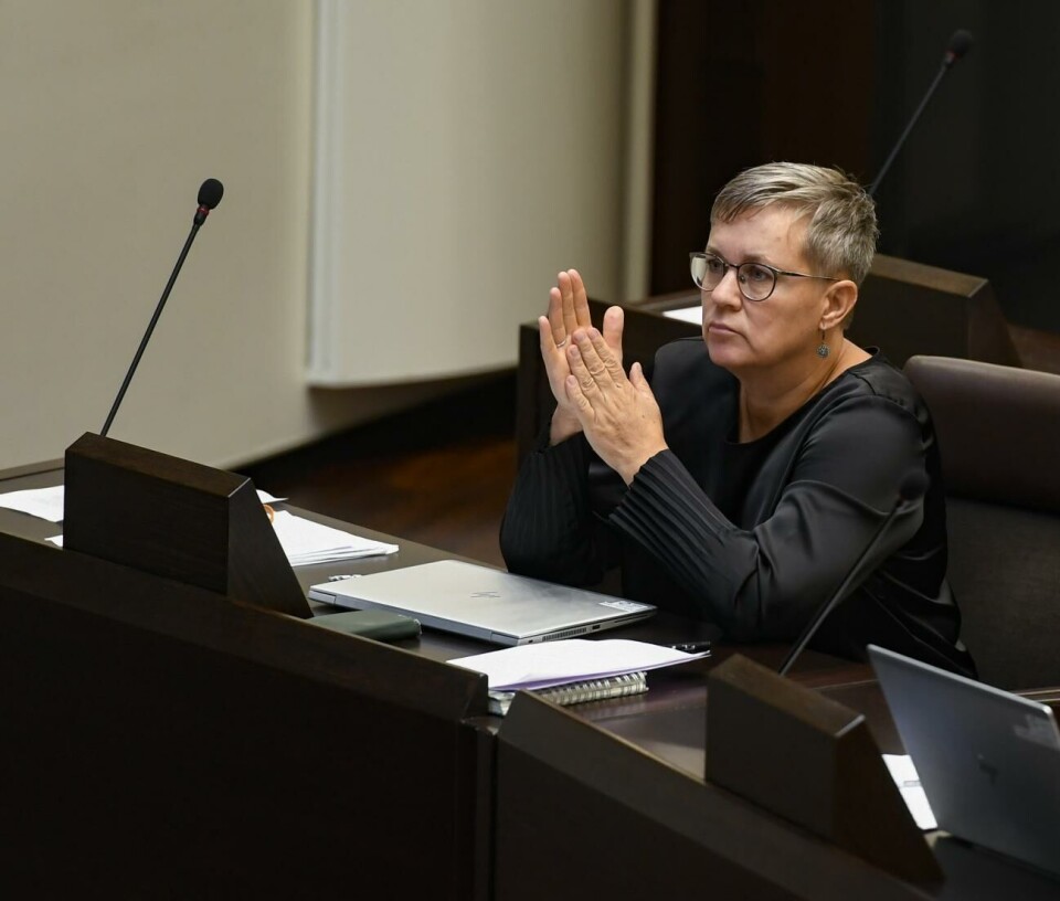 Nina Fellman (S) ser deponeringen av 40 miljoner i Landskapet Ålands pensionsfond som en kursändring av fondens sätt att hantera pengar. Nina Fellman (S) ser deponeringen av 40 miljoner i Landskapet Ålands pensionsfond som en kursändring av fondens sätt att hantera pengar. Robert Jansson