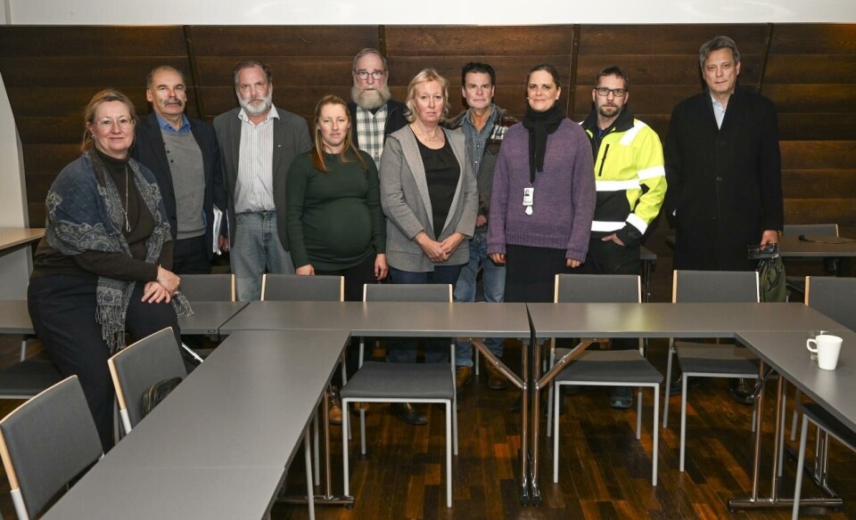 Infrastrukturminister Camilla Gunell längst till vänster höll möte med trafikrådet i går. Närmast till höger Anders Englund och Mikael Lindholm från Vårdö, Natalie Björk och Madeleine Ahlgren från Kökar, byråchef Ida Mann LR, Stefan Laine, Föglö och Niclas Karlsson, Kökar. Längst bak Göran Stenroos och Kenneth Lundström från Sottunga. Infrastrukturminister Camilla Gunell längst till vänster höll möte med trafikrådet i går. Närmast till höger Anders Englund och Mikael Lindholm från Vårdö, Natalie Björk och Madeleine Ahlgren från Kökar, byråchef Ida Mann LR, Stefan Laine, Föglö och Niclas Karlsson, Kökar. Längst bak Göran Stenroos och Kenneth Lundström från Sottunga.Robert Jansson