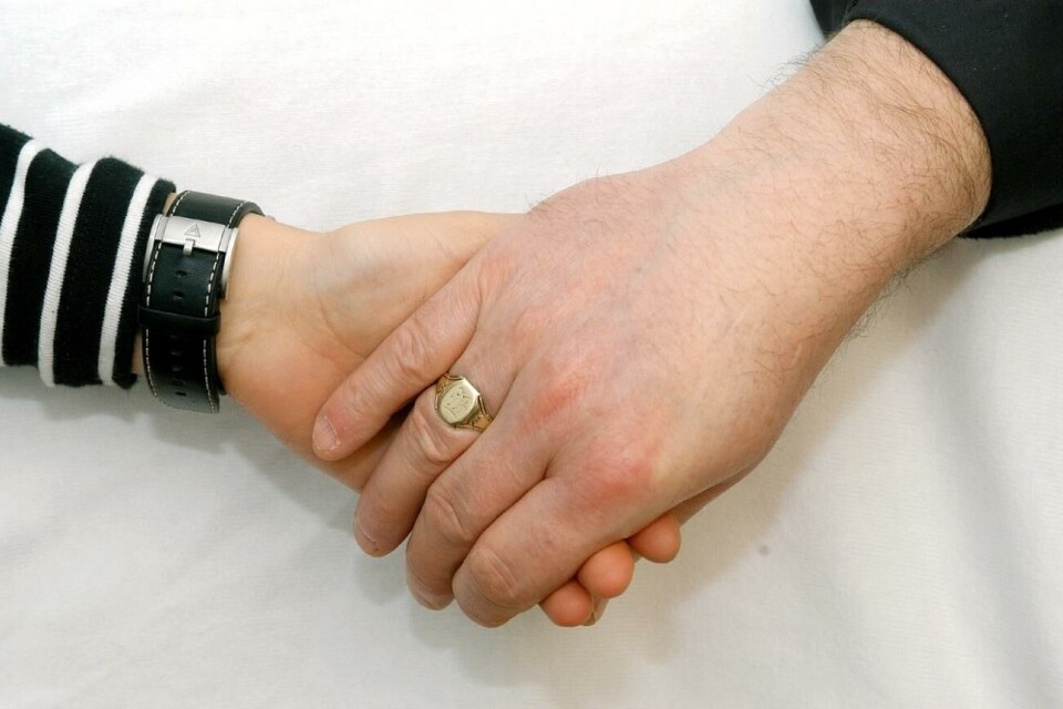 Många är dåligt förberedda för den händelse att de förlorar sin partner eller att hen vill skilja sig. Bara runt var fjärde finländare har ett testamente eller ett äktenskapsförord.