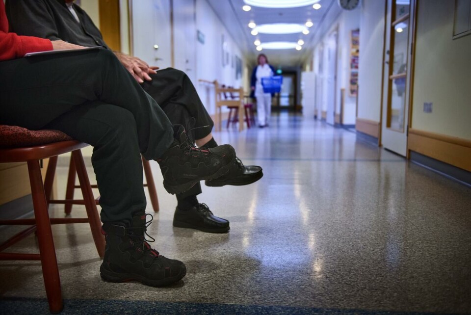 ÅHS borde ha gett bättre information till patienterna, anser ÅMHM. ÅHS, sjukhus, genrebild, patient, korridor, vänta