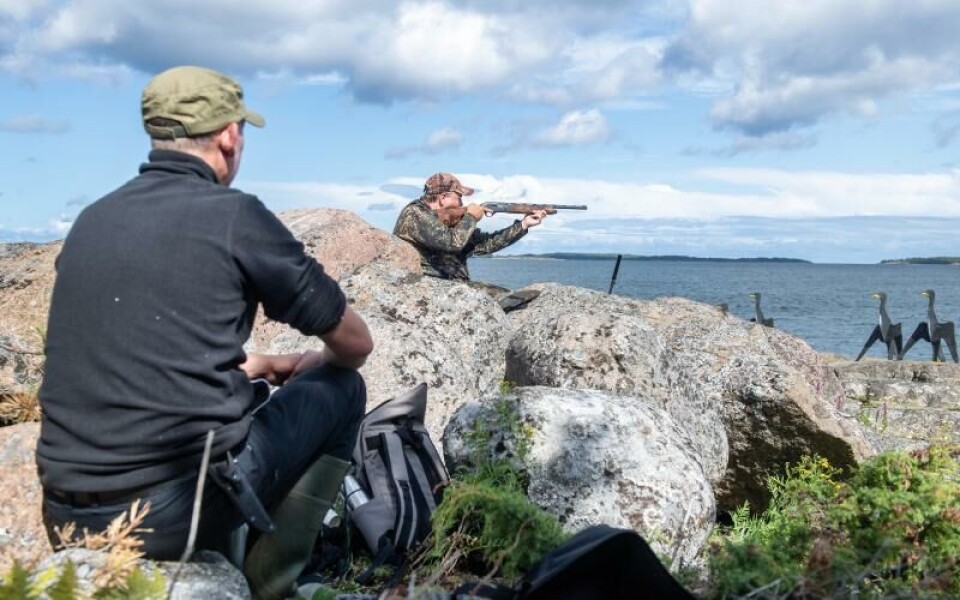 Hjalmar Hampf är redo med siktet.Foto: Amir Karbalaei