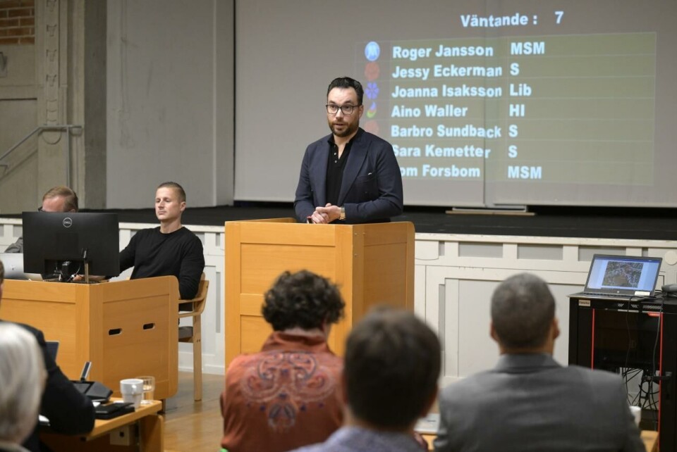 ”De starkast prioriterade fastighetsinvesteringarna 2025 är Övernäs skola, stadshuset och demenscentret, med betoning på Övernäs skola”, säger stadsstyrelsens ordförande Michele Ferrari.