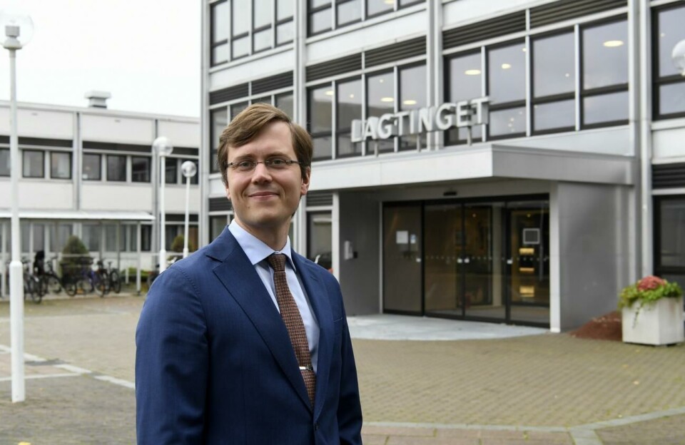 Frågeställningen har påtalats för mig nu och vi måste utvärdera hur man kan komma till rätta med det, säger infrastrukturminister Christian Wikström. Christian Wikström.