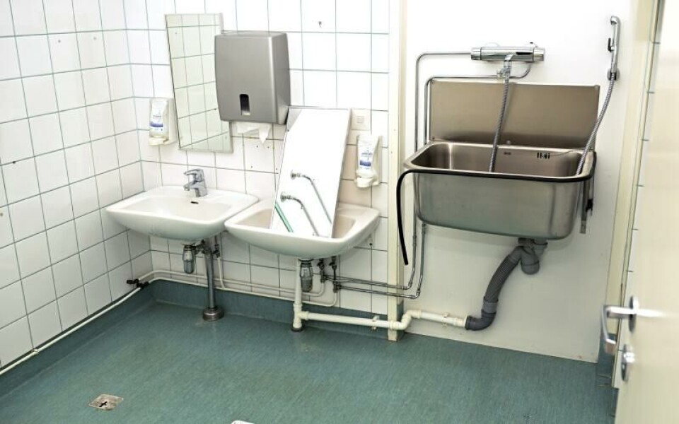 Bland inredningen som säljs ut finns även handfat och diskhoar.Foto: Robert Jansson