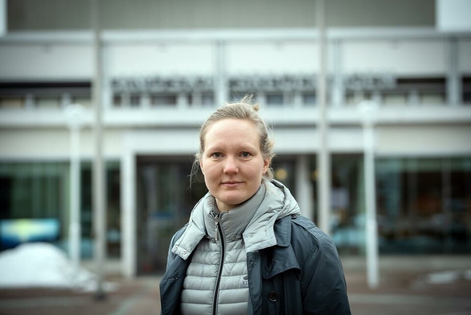 Landskapsveterinär Maria Borgström har fråntagits befogenheter efter att ha ifrågasatt lagligheten i vetenskapligt laxfiske.