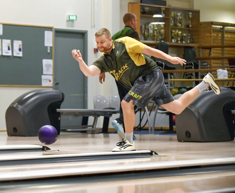 Oskar Welin rullade hem två åländska rekord. 130922 , 13092022 , 20220913 , Bowling , GP serien , Idrottsgården , Oskar Welin *** Local Caption *** @Bildtext:Oskar Welin leder GP 1 inför lördagens avgörande spel i Idrottsgården.@Normal:Foto: Robert Jansson