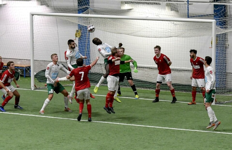 IFK Mariehamn och Pargas IF i en träningsmatch ifjol – då i Eckeröhallen. Fotboll, IFK Mariehamn, Pargas IF, Eckeröhallen