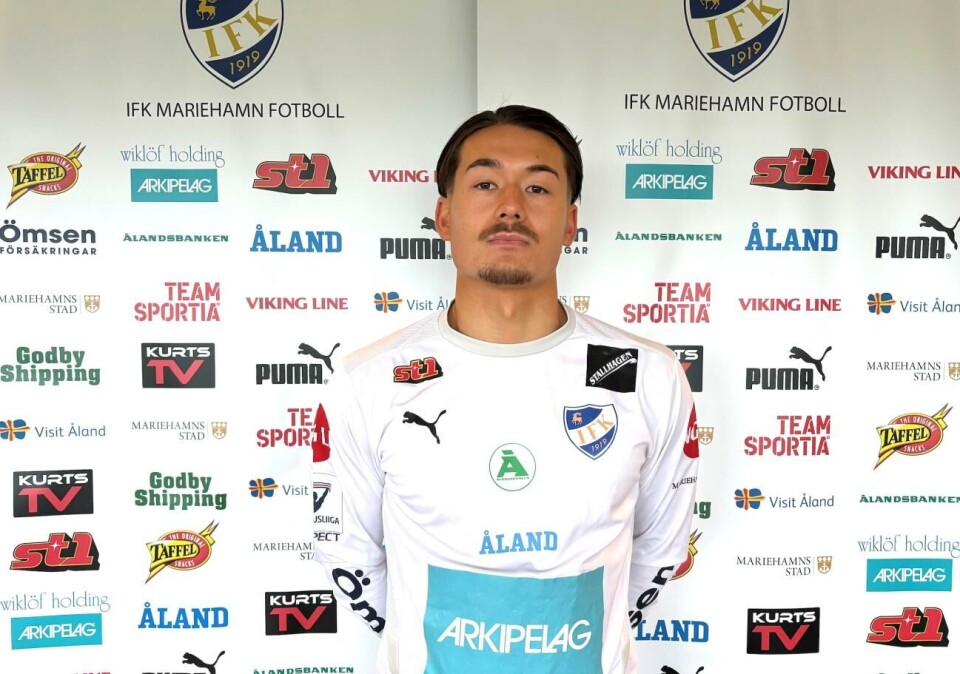 Adam Larsson presenterades som ny IFK-spelare på måndagen.