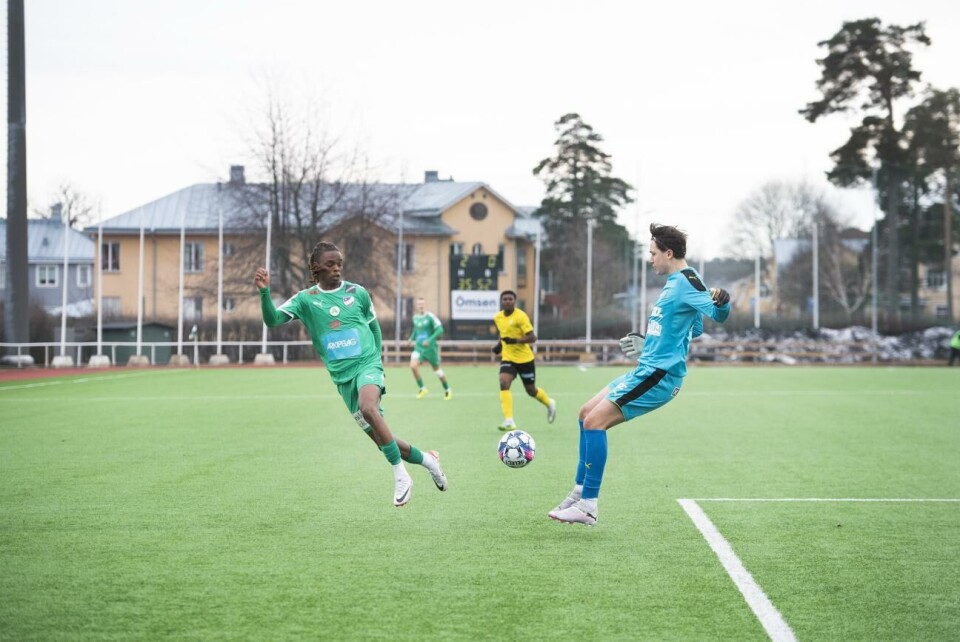 Hugo Cardoso har skrivit nytt kontrakt med IFK Mariehamn. Hugo Cardoso inledde målskyttet efter tio minuters spel.