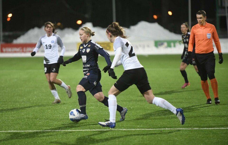Aada Törrönen (bilden) och hennes lagkamrater i Åland United inleder tävlingssäsongen i februari. 230222 , 23022022 , 20220223 , ÅU , Åland United , ÅU-Estland , träningsmatch och hyllningsmatch till ÅU och Estalnds landslag spelaren Pille Raadik , på bilden Aada Törrönen