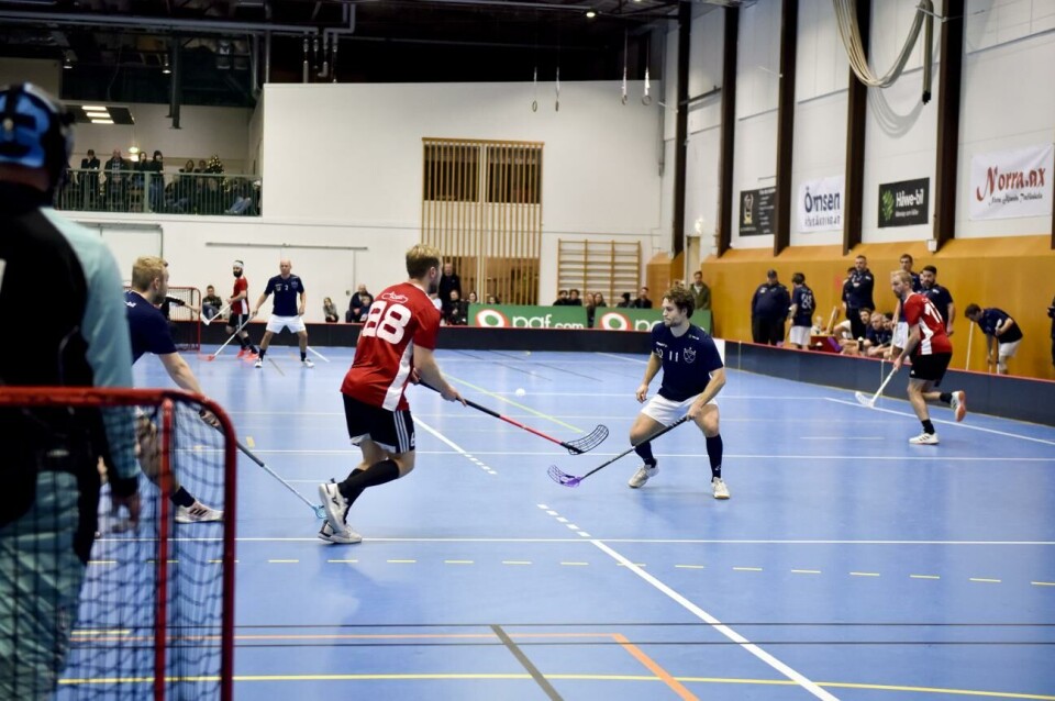 FBC Ålands herrar avslutade helgens hemmaomgång med 3–3 mot tabellnian Nyby IBK. På bilden ser vi FBC Ålands Daniel Gräsbeck. Foto: Hülya Tokur-Ehres