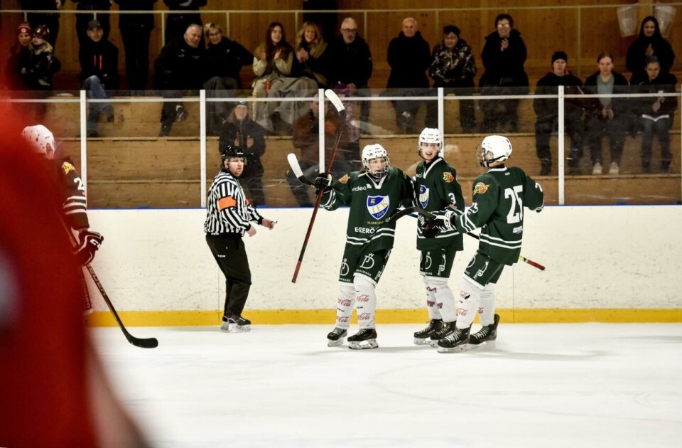 IFK hockey är klara för division 3-kval efter två storsegrar över Östhammar.