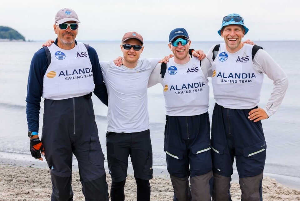 Här ser vi den åländska besättningen: Staffan Lindberg, Markus Rönnberg, samt bröderna Mathias och Thomas Tennström.