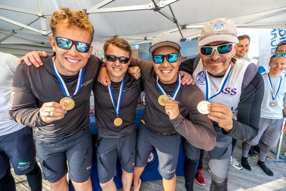 Alandia Sailing Team är återigen mästare i den nationella Seglingsligan. Från vänster ser vi Emil Nordlund, Markus Rönnberg, Jasper Karlsson och Staffan Lindberg.