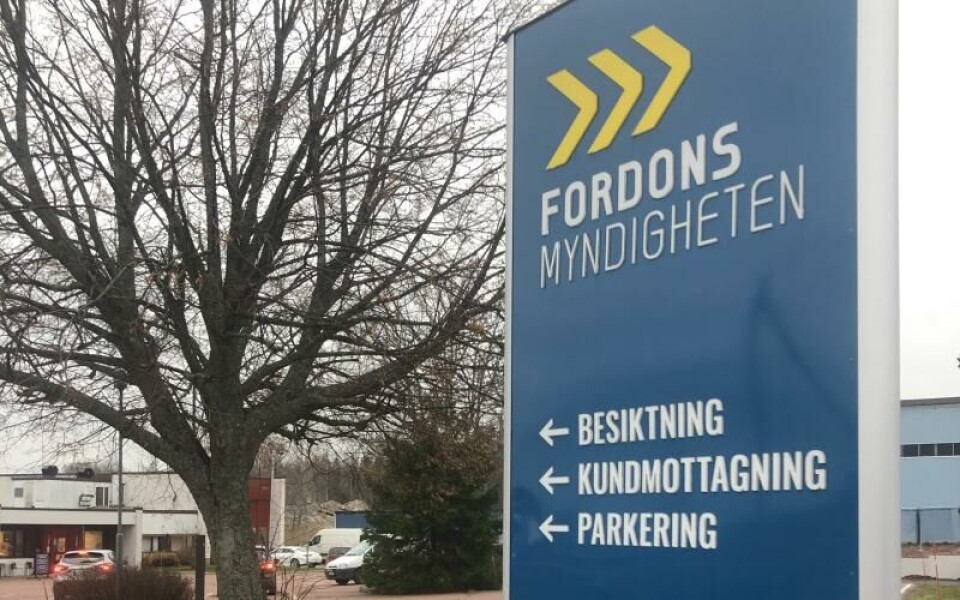Bästa tipsen för en smidig bilbesiktning Skylt och parkering vid fordonsmyndigheten