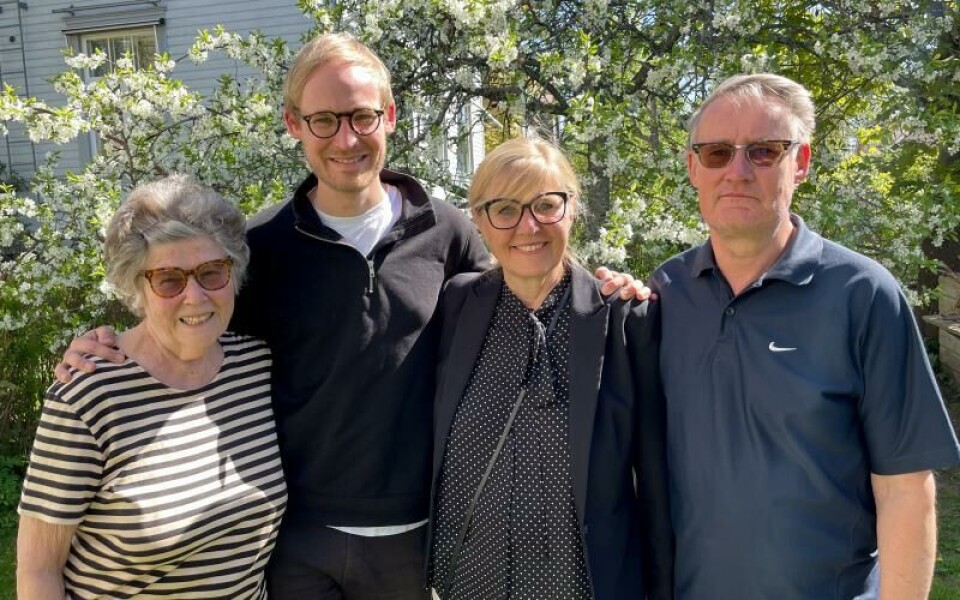 Från Hulta till Bryssel, Anton Nilsson är Ålands röst i EU Anton med mormor Marita Eriksson, mamma Susanne Eriksson och pappa Kjell Nilsson