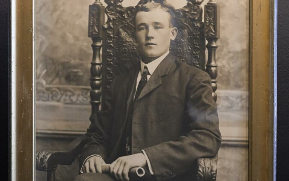 Denne elegante unge man är troligen avbildad på 1920-talet.Foto: Robert Jansson
