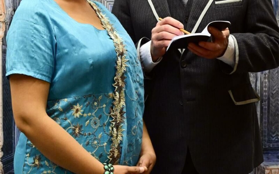 Caroline Furbacken som Mrs Aouda och Niklas Häggblom som Phileas Fogg.Foto: Robert Jansson