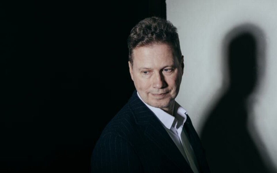 I Peter Mickwitz nya samling ”Misslyckad i en uggla” går inte ens språket säkert i det depressiva diktuniversum som skildras. Foto: Niklas Sandström / pressbil