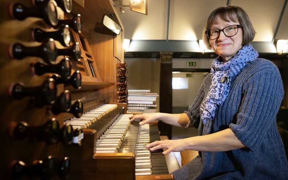 Eva-Lena Hansen, ordförande i Ålands orgelfestival, arbetar för fullt med att få allt klart till årets upplaga av Ålands orgelfestival, den 23-28 juni. Foto: DANIEL ERIKSSON