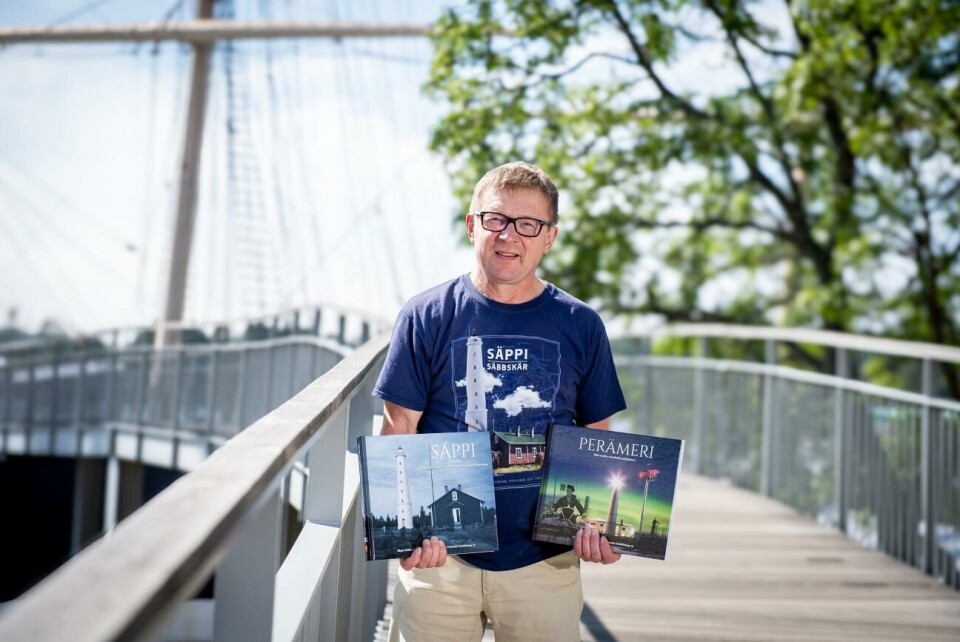 Skriver bok om Ålands sjöhistoria Ålands Fyrsällskap har bland annat skrivit böcker om Säppi och Perämeri. Nu skriver man om Åland på grund av det rika sjölivet här, berättar Pekka Veisänen. Hülya Tokur Ehres.