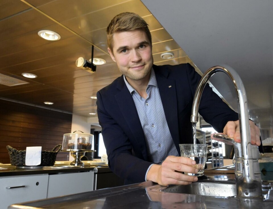 Tillräckligt och rent dricksvatten för ålänningarna i framtiden är en av drivkrafterna för landskapsregeringens vattenpolitik.Närings- och miljöminister Jesper Josefsson (C) säger att lagstiftningen behövs för både näringslivet och miljön. Tillräckligt och rent dricksvatten för ålänningarna i framtiden är en av drivkrafterna för landskapsregeringens vattenpolitik.Närings- och miljöminister Jesper Josefsson (C) säger att lagstiftningen behövs för både näringslivet och miljön. Robert Jansson