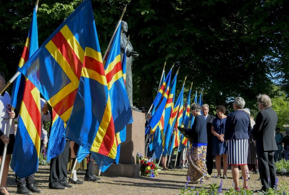 De får självstyrelsemedalj