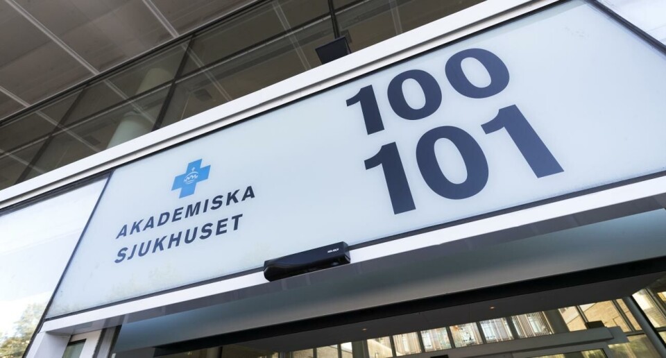 En tidigare verksamhetschef vid Akademiska sjukhuset i Uppsala åtalas för mutbrott. Även ett åländskt företag är inblandat i muthärvan.