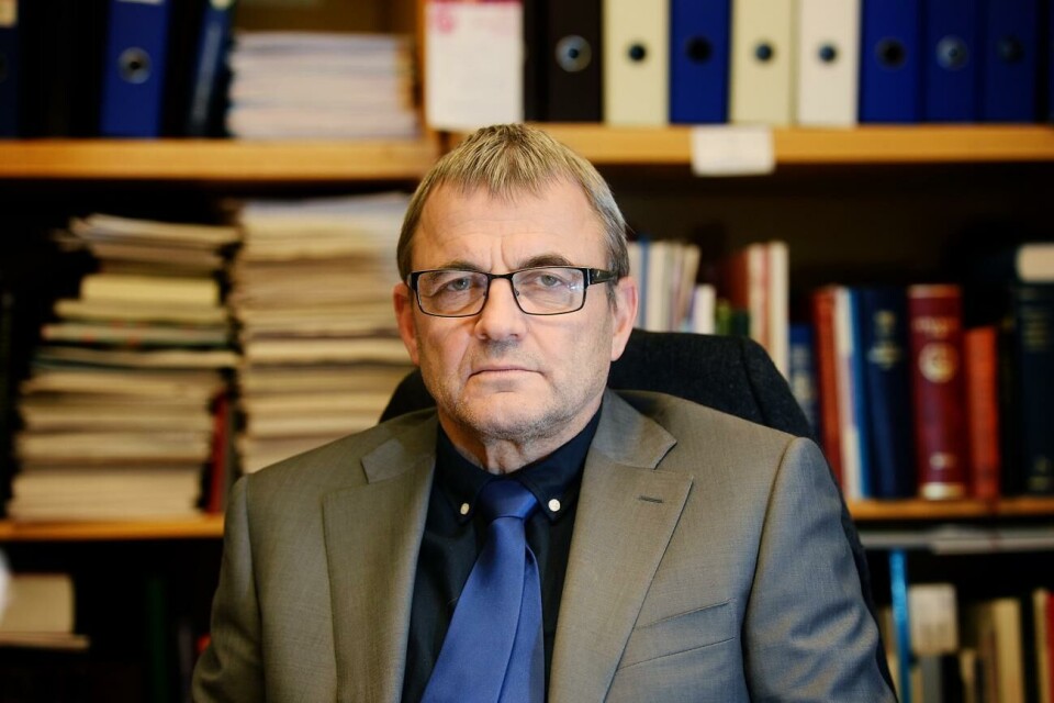 Ålandsdelegationen har tagit ställning till om det är Åland eller Finlands behörighet att införa den tillfälliga skatten på överstora vinster i elbolagen. Vad delegationen landat i ges offentlighet först i dag. På bilden delegationens ordförande Peter Lindbäck. Peter Lindbäck *** Local Caption *** @Bildtext: Landshövdingen Peter Lindbäck säger att vårdreformen i sin nuvarande form omöjligt kan gå igenom riksdagen.@Foto:Foto: Daniel Eriksson