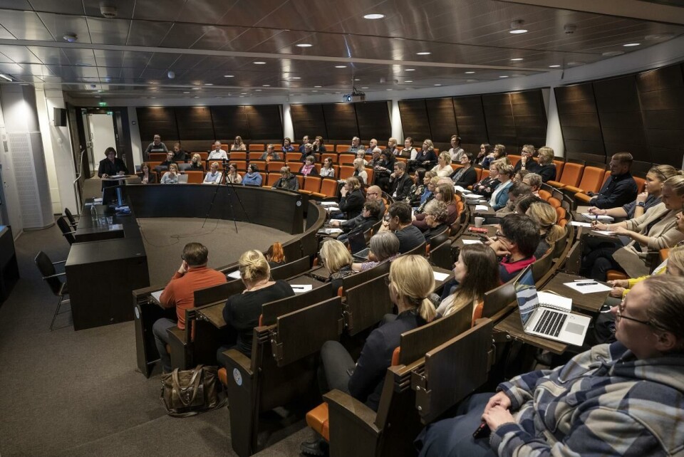 Ett femtiotal politiker, tjänstemän och vårdanställda samlades för att diskutera hur Åland ska tackla problemen inom äldreomsorgen.