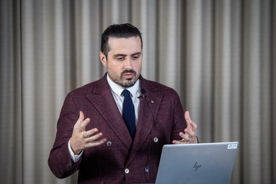 Social- och hälsovårdsminister Arsim Zekaj säger att det är känt att ÅHS har vissa riskkonstruktioner.