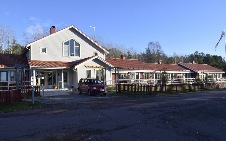 Samtliga badrum i Kapellhagen behöver renoveras, men i det här fallet har beslutsgången inte gått rätt till och styrelsen måste nu lösa finansieringen när två renoveringar beställdes i stället för en beviljad. Kapellhagen i Lumparland.Nina Eriksson