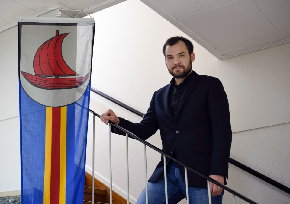 Eckerös nuvarande kommundirektör Raine Katajamäki har meddelat om uppsägning. Han blir den sjätte kommundirektören på tio år att lämna Eckerö. 120220 , 12022020 , 20200212 , Eckerö nya Kommundirektör Raine Katajamäki , Kommun , direktör , kommunkansli , Eckerö Kommundirektör