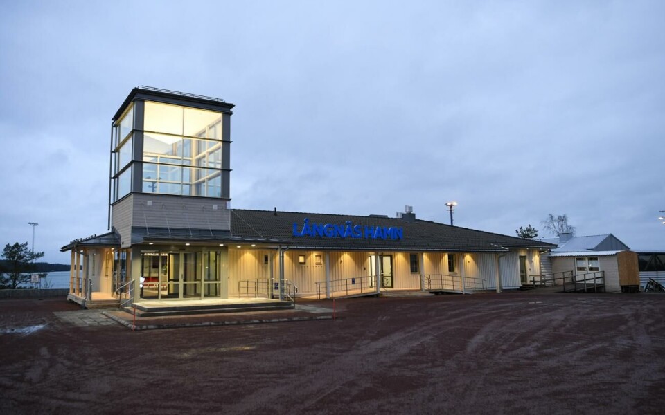 Långnäs hamn beräknas tappa en åttondel eller niondel av omsättningen om endast ett av Tallink Siljas fartyg anlöper hamnen. 070120 , 07012020 , 20200107 Långnäs hamn ,ombyggnaden av terminalen och uppdateringa i passagrargångarna gjorda , fartyg , sjöfart , passagerartrafik *** Local Caption *** @Bildtext:Den gamla huvudingången har ersatts av en tornformad vindsluss och precis som på insdan är det på utsidan tänkt att flödena av passagerare ska styras in och ut från terminalen på ett strukturerat sätt.