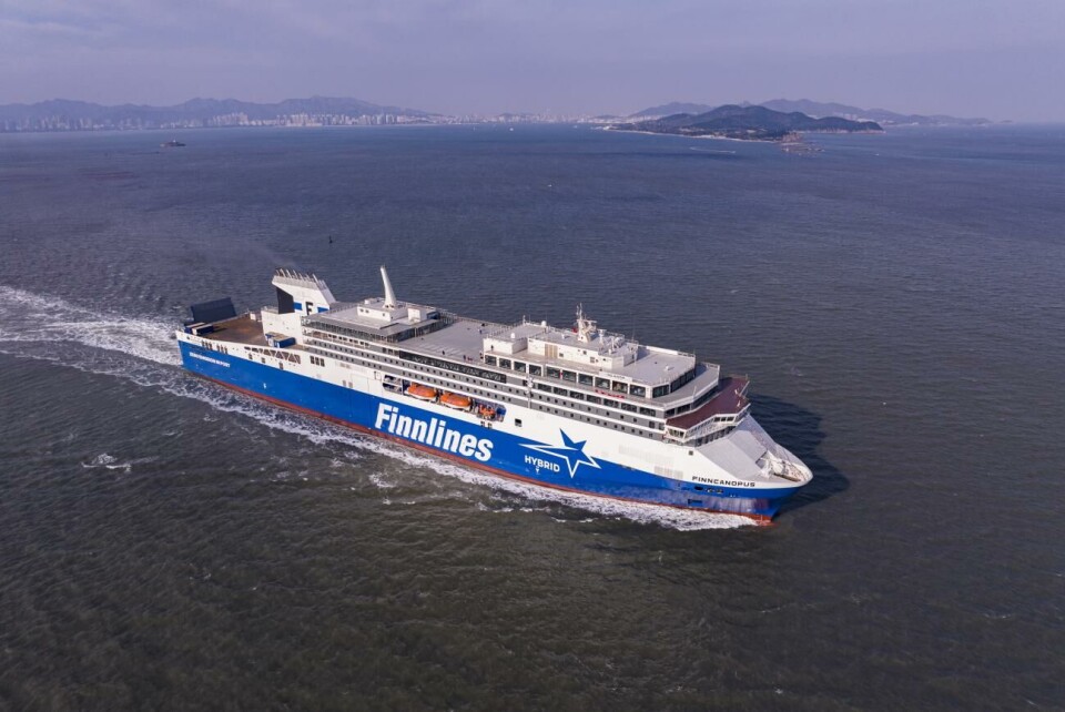 Finncanopus hjälpte en ensamseglare sydväst om Madagaskar.