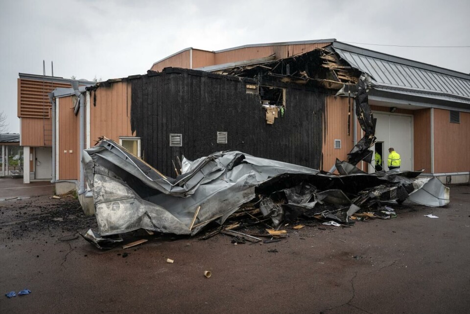 Så här såg det ut utanför Baltichallen i tisdags efter att kioskvagnen brann ned och hallen sedan fattade eld. Den branden misstänks vara anlagd och på söndagsmorgonen försökte någon göra upp eld i området igen utan att lyckas.