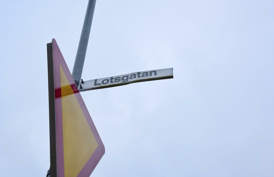 En del av Lotsgatan berörs när ett parkområde ska färdigställas. Vid en korsning på Lotsgatan körde en man in i två kvinnor som var ute på promenad med en barnvagn. I går togs fallet upp i rätten.@Foto:therese axén